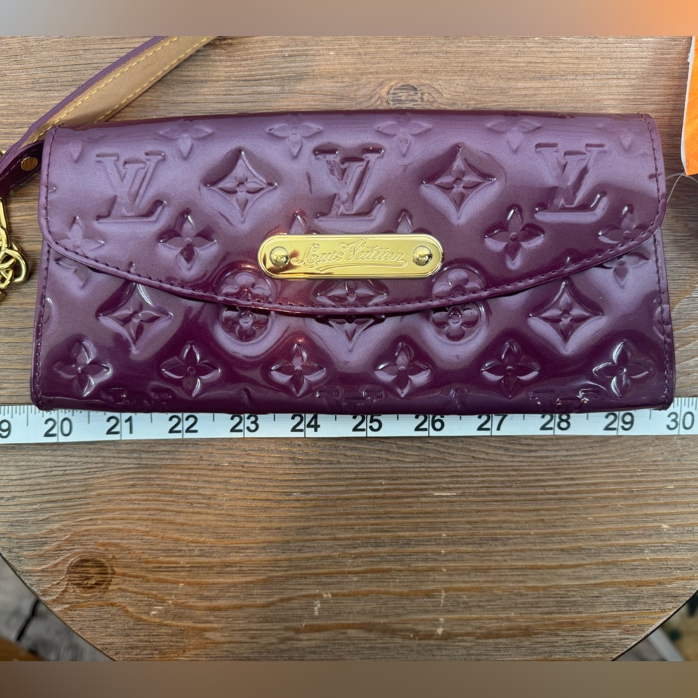 Louis Vuitton Sunset Boulevard in Amarante Vernis Leather - Picture 9 of 16